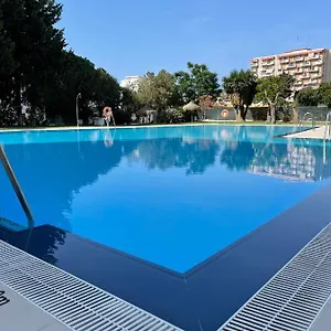 Apartamento con piscina a 500m de la playa en Benalmadena Costa Apartamento